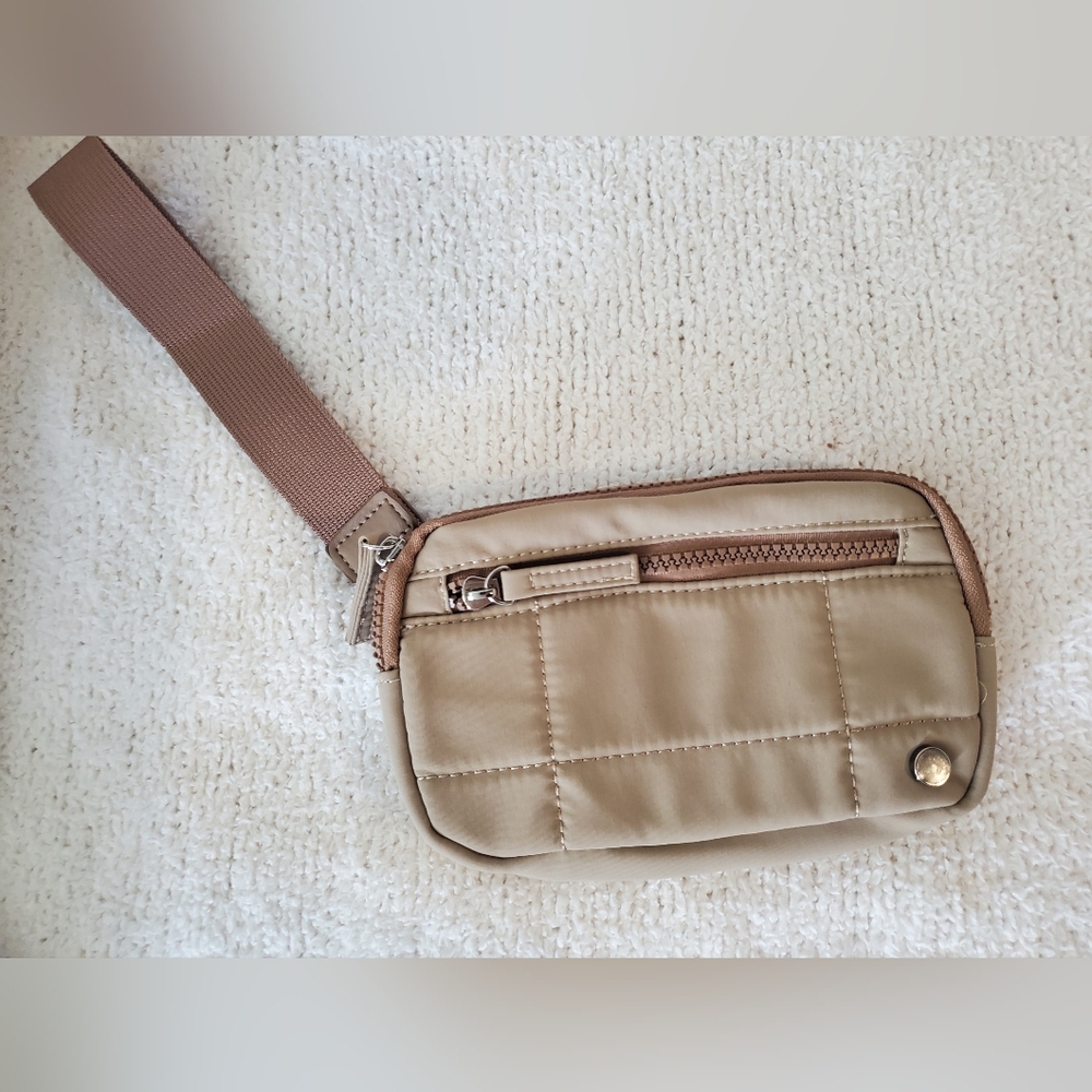 Convely Wristlet Puffer Wristlet Wallet